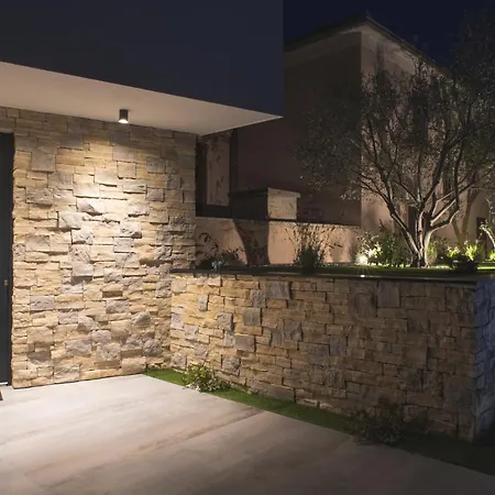 Luxury Favela With Heated Pool * Trogir