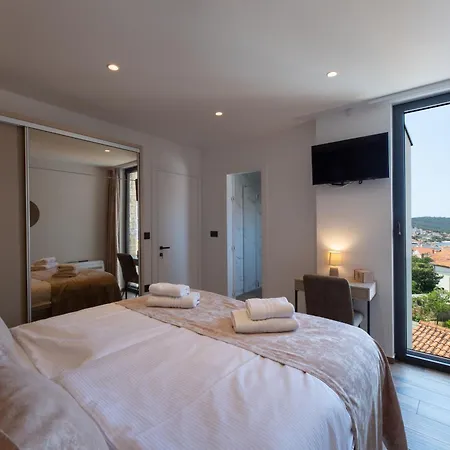 Luxury Favela With Heated Pool * Trogir