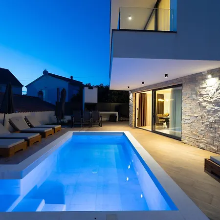 Luxury Villa Favela - Modern Design - Heated Pool - Stunning Sea View Villa