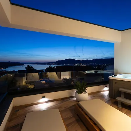 Luxury Villa Favela - Modern Design - Heated Pool - Stunning Sea View