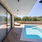 Villa Luxury Favela - Modern Design - Heated Pool - Stunning Sea View
