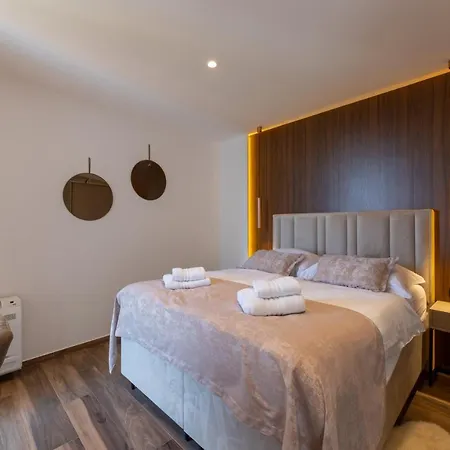 Luxury Favela With Heated Pool Villa