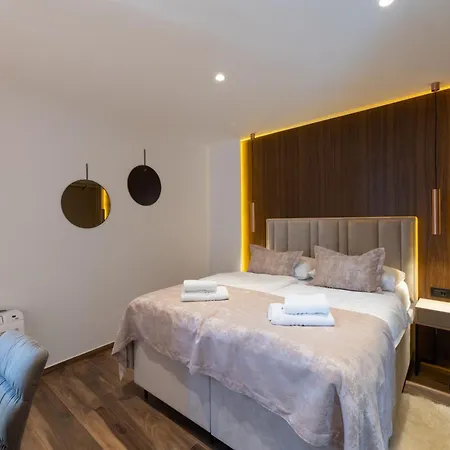 Villa Luxury Favela With Heated Pool Trogir