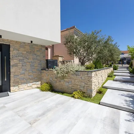 Villa Luxury Favela With Heated Pool Trogir