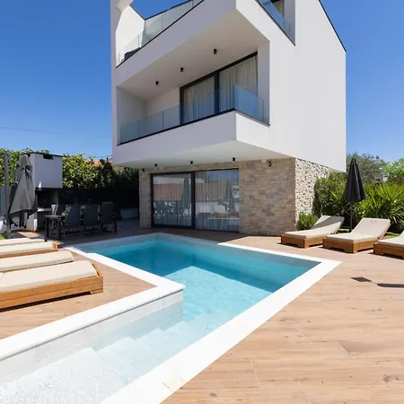 Luxury Villa Favela - Modern Design - Heated Pool - Stunning Sea View Willa Trogir