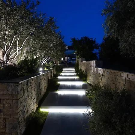 Luxury Villa Favela - Modern Design - Heated Pool - Stunning Sea View Willa Trogir