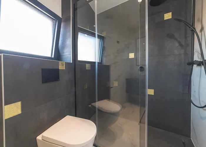 Luxury Villa Favela - Modern Design - Heated Pool - Stunning Sea View Willa Trogir