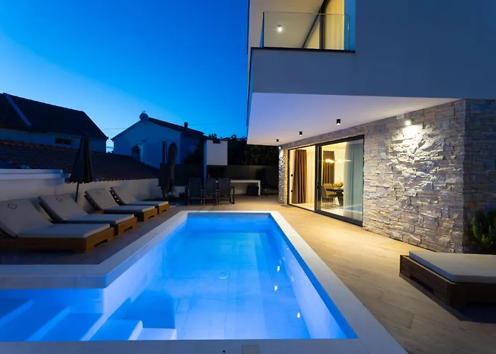 Luxury Villa Favela - Modern Design - Heated Pool - Stunning Sea View Willa